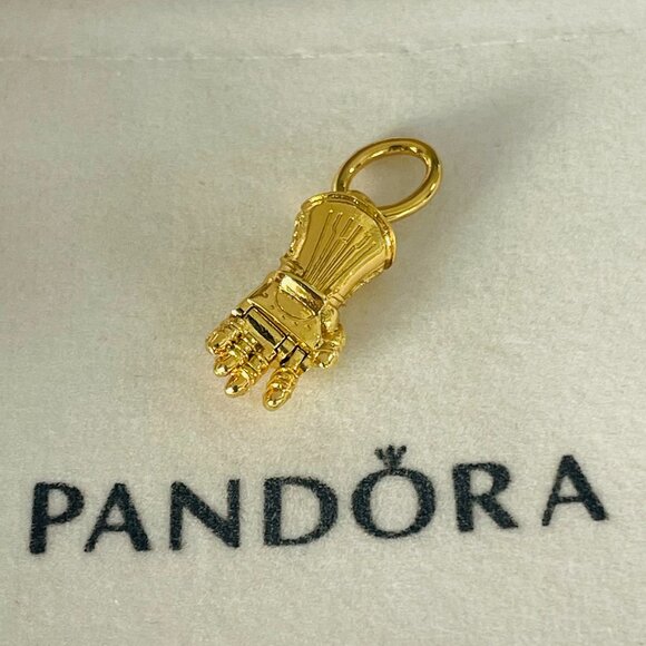 Pandora Marvel The Avengers Infinity Gauntlet Dangle Charm - Picture 3 of 4